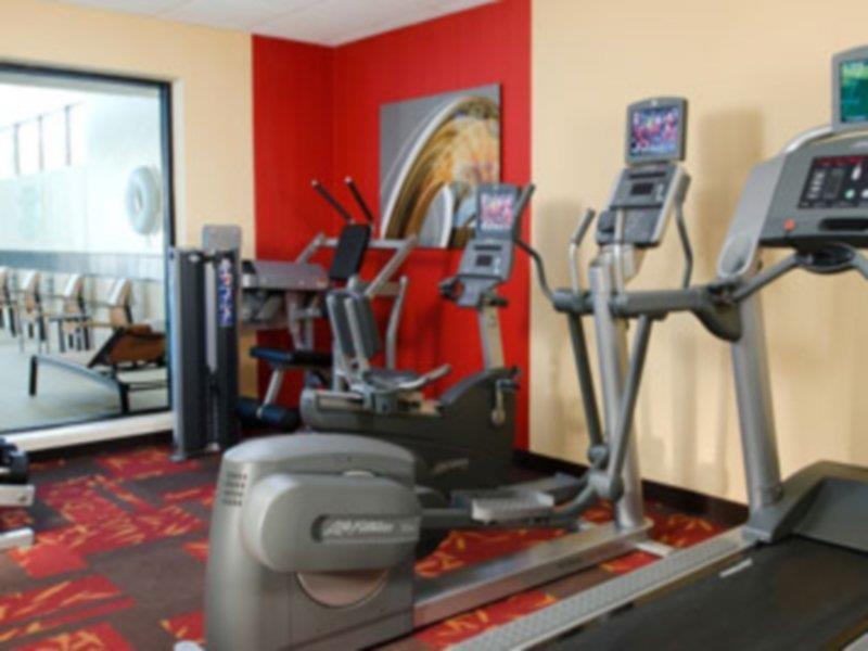 Отель Courtyard By Marriott Indianapolis Airport Экстерьер фото