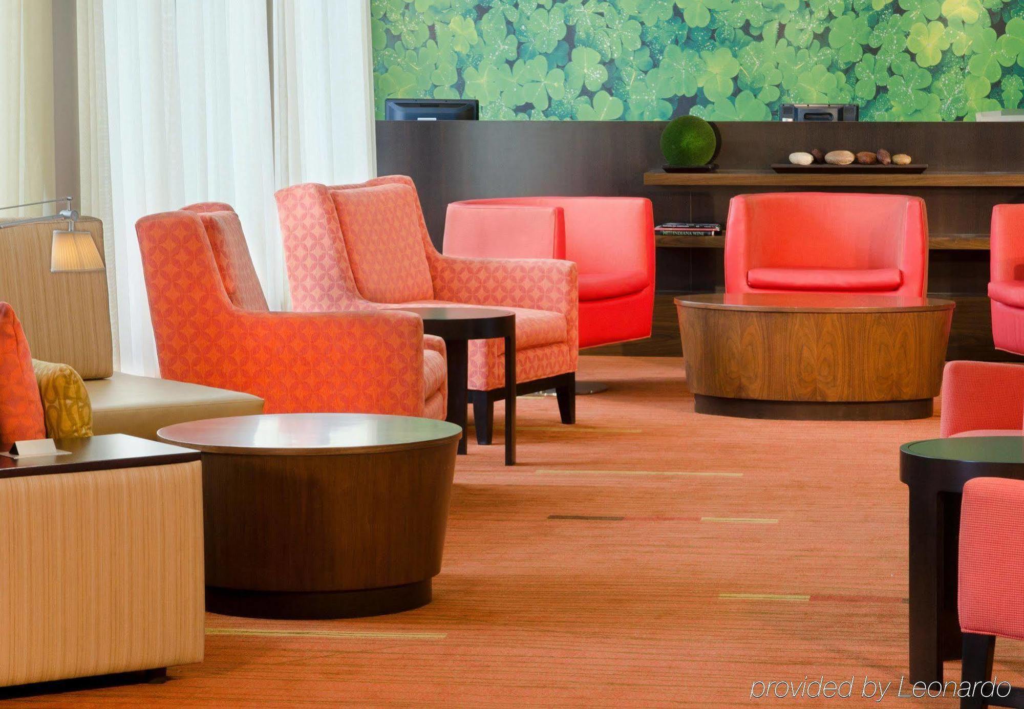 Отель Courtyard By Marriott Indianapolis Airport Экстерьер фото