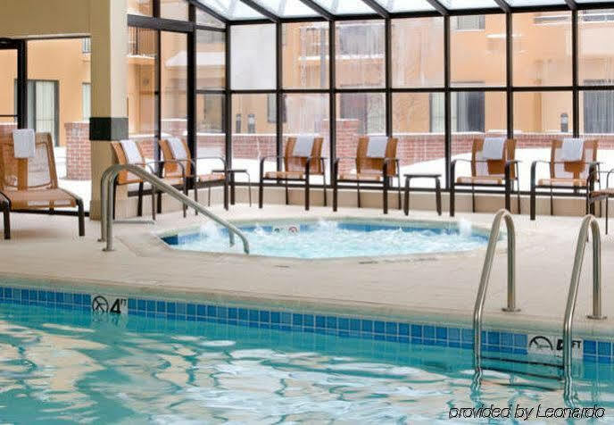 Отель Courtyard By Marriott Indianapolis Airport Экстерьер фото
